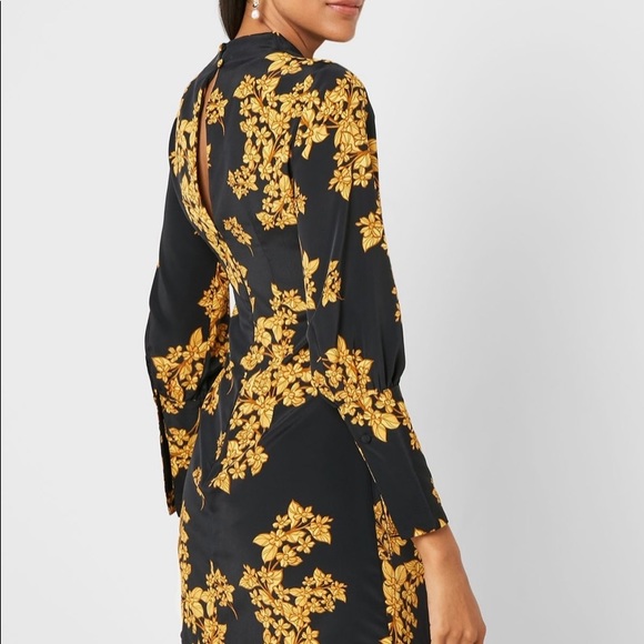 Topshop Dresses & Skirts - Topshop Oriental Bloom Mini Dress